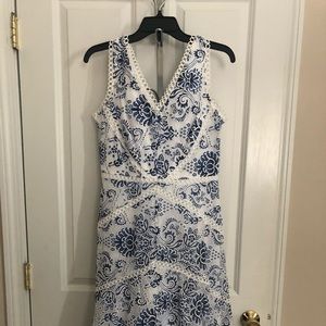 Sleeveless dress, sz 8, lined, below the knee